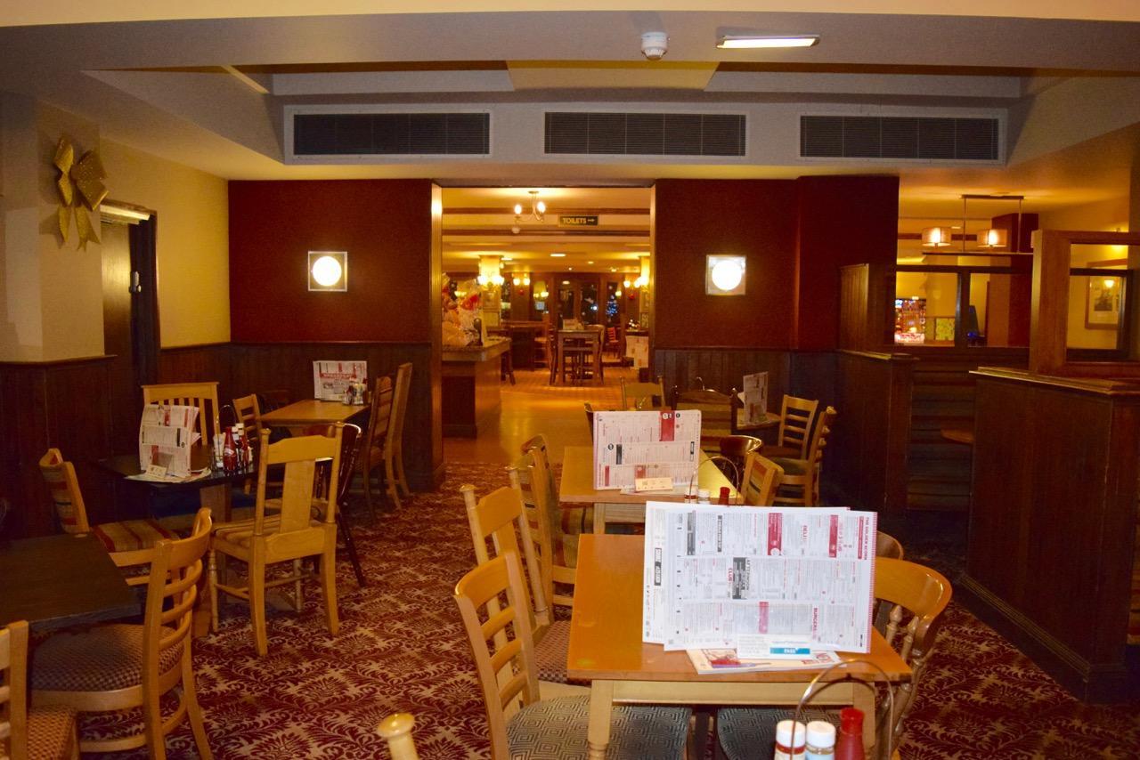 The Golden Acorn Wetherspoon Ξενοδοχείο Glenrothes Εξωτερικό φωτογραφία